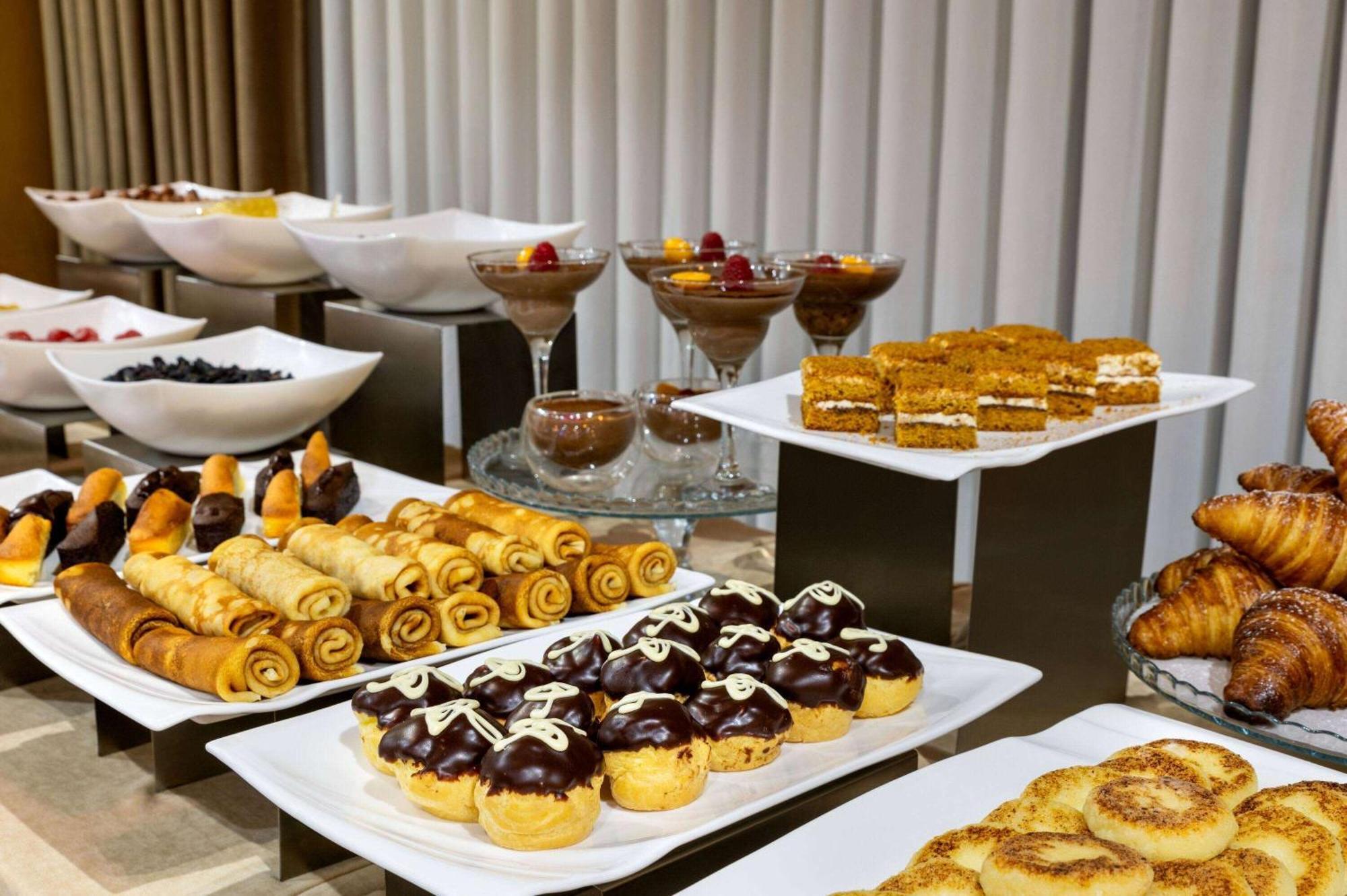 Wyndham Garden Tashkent Otel Dış mekan fotoğraf
