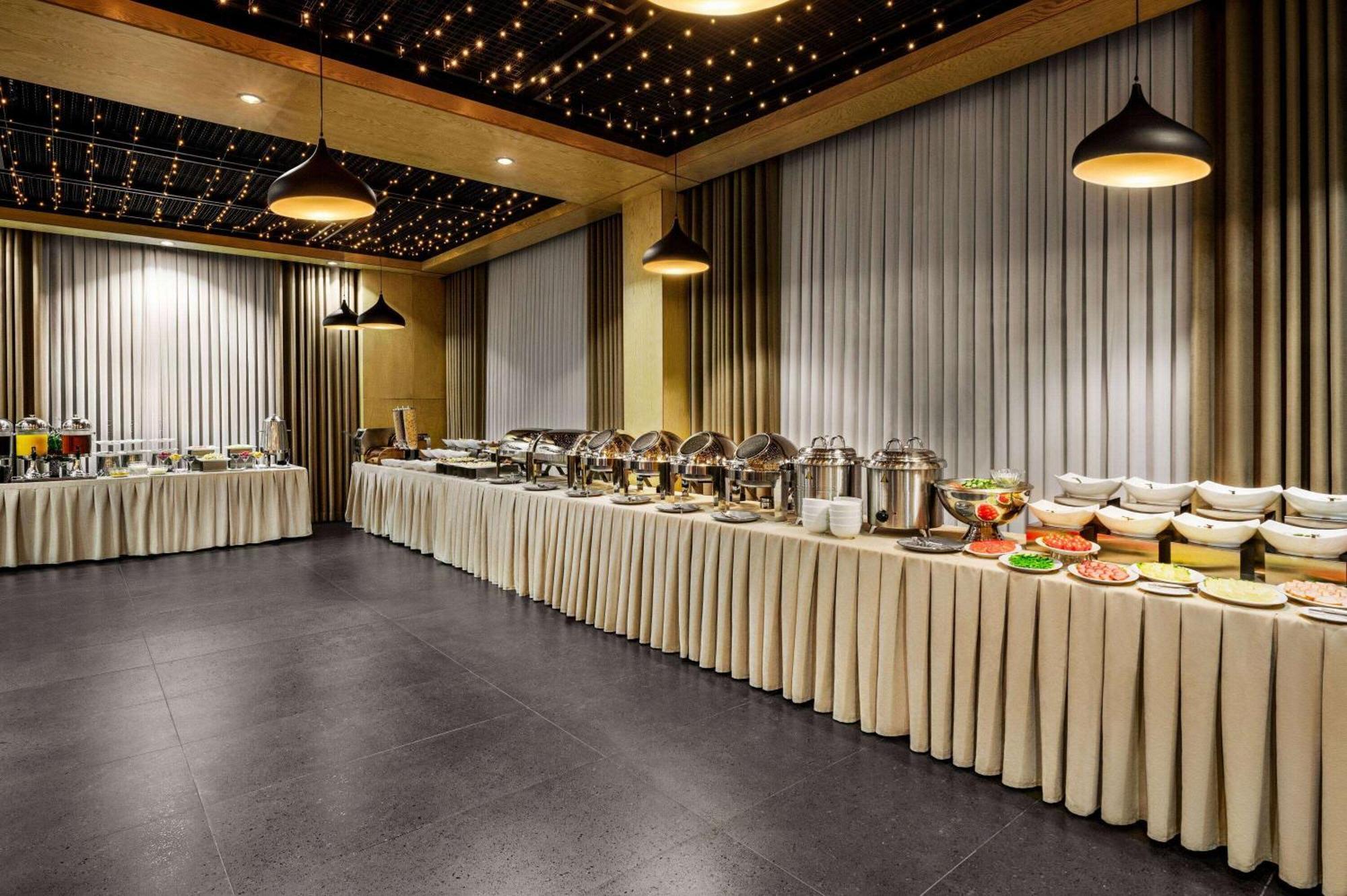 Wyndham Garden Tashkent Otel Dış mekan fotoğraf