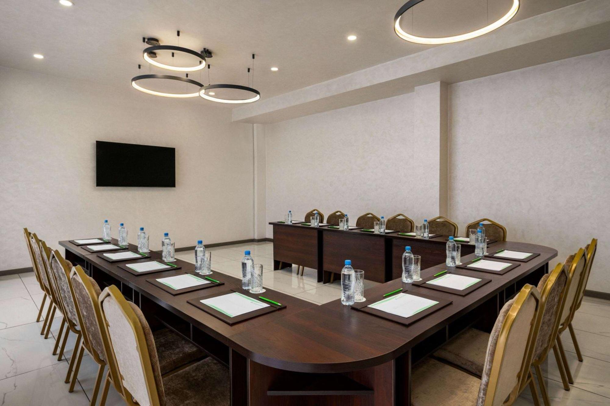 Wyndham Garden Tashkent Otel Dış mekan fotoğraf